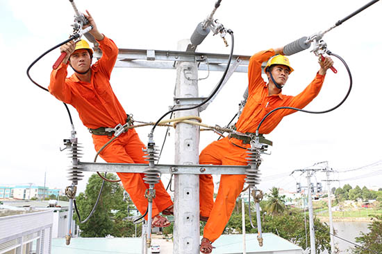 Dịp Tết Nguy&ecirc;n đ&aacute;n Kỷ Hợi, mỗi ng&agrave;y cả nước ti&ecirc;u thụ gần 391 triệu kWh điện 