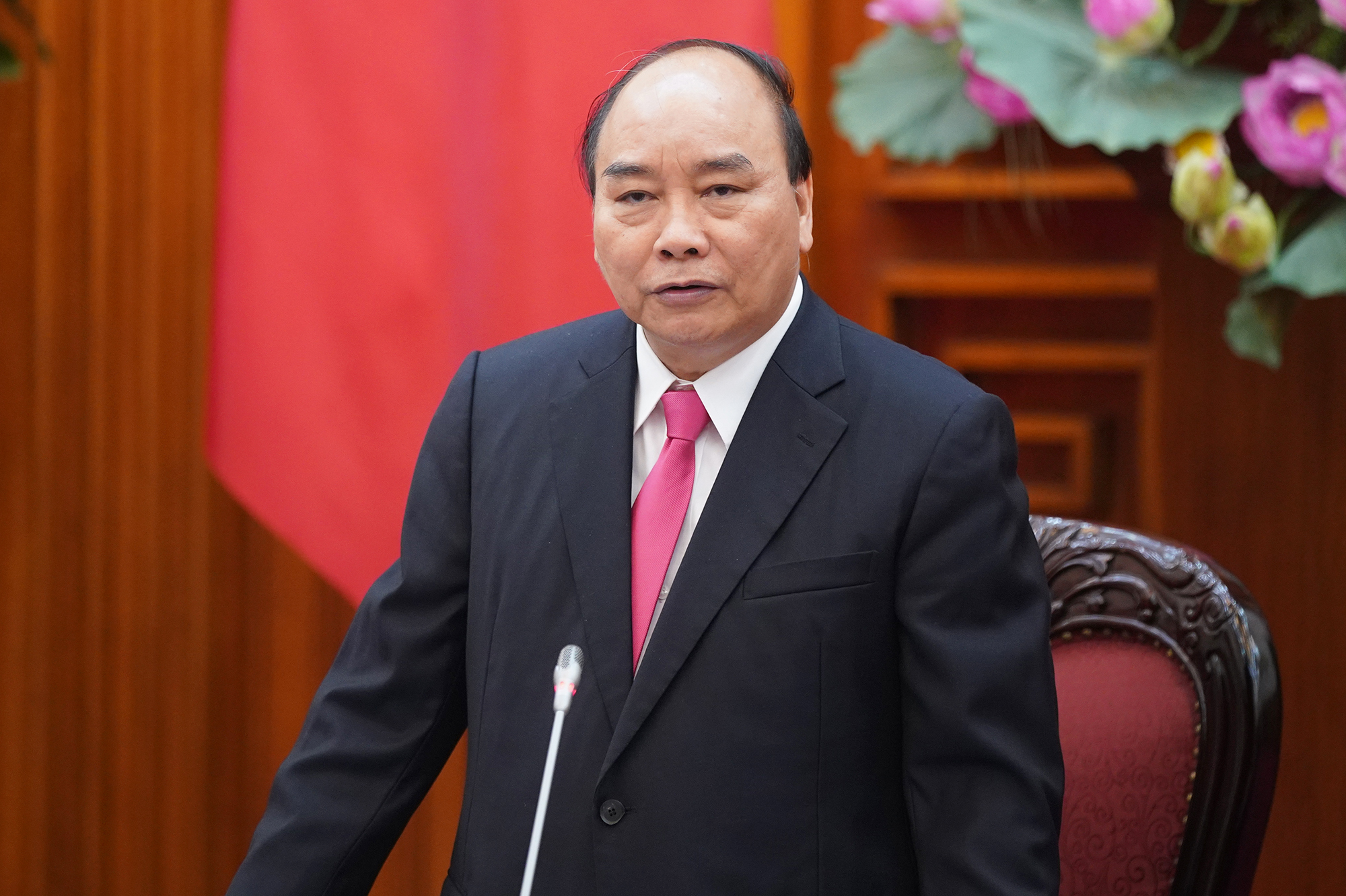 Thủ tướng: Kh&ocirc;ng cần sản xuất &ocirc; t&ocirc; trong nước, nhập khẩu to&agrave;n bộ l&agrave; quan điểm sai lầm