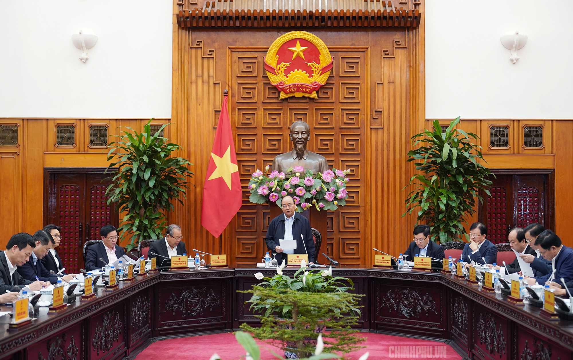 Thủ tướng: Kh&ocirc;ng để t&igrave;nh trạng &lsquo;ng&acirc;m l&acirc;u&rsquo;, g&acirc;y &aacute;ch tắc cho sản xuất, kinh doanh
