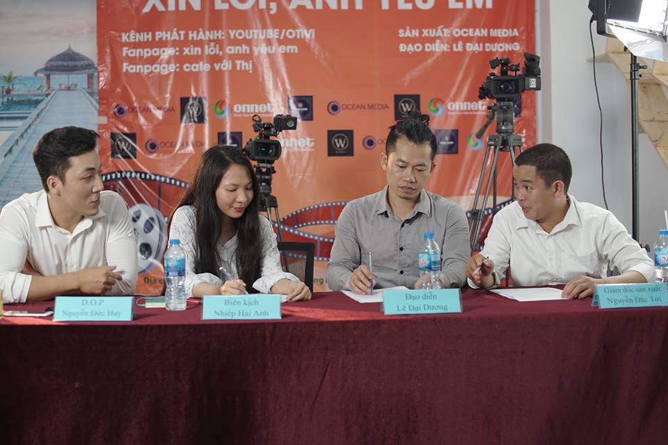 Do dự &aacute;n phim k&eacute;o d&agrave;i 156 tập với nhiều tuyến nh&acirc;n vật kh&aacute;c nhau n&ecirc;n c&ocirc;ng ty  tiếp tục tổ chức Casting đến ng&agrave;y 21/4 nhằm chọn được những gương mặt ưng &yacute; nhất cho c&aacute;c vai diễn. 	&ldquo;Xin lỗi, Anh y&ecirc;u em&rdquo; c&oacute; nội dung xoay quanh nh&acirc;n vật nữ bi&ecirc;n tập vi&ecirc;n trẻ Hồng Anh với những rắc rối trong t&igrave;nh y&ecirc;u v&agrave; cuộc sống, đầy mơ mộng nhưng đ&atilde;ng tr&iacute;. Một ng&agrave;y nọ c&ocirc; được gọi tới phỏng vấn tại một c&ocirc;ng ty truyền th&ocirc;ng rồi bất ngờ tr&uacute;ng tuyển. Tại đ&acirc;y, c&ocirc; gặp được đ&uacute;ng ho&agrave;ng tử trong mơ của m&igrave;nh. Tưởng rằng &ldquo;số phận đ&atilde; an b&agrave;i&rdquo;, thế nhưng rất nhiều rắc rối v&agrave; trớ tr&ecirc;u đ&atilde; xảy ra sau đ&oacute;. Để rồi cuối c&ugrave;ng, lời n&oacute;i mong đợi nhất &ldquo;Anh y&ecirc;u em&rdquo; lại đi k&egrave;m trước đ&oacute; l&agrave; c&acirc;u Xin lỗi, đến từ ch&agrave;ng &ldquo;ho&agrave;ng tử&rdquo; xuất hiện cuối c&ugrave;ng &ndash; cũng l&agrave; người sẽ h&eacute; lộ th&acirc;n phận thực sự của Hồng Anh. 	B&ecirc;n cạnh c&acirc;u chuyện đầy th&uacute; vị, h&agrave;i hước m&agrave; kh&ocirc;ng k&eacute;m phần l&atilde;ng mạn về t&igrave;nh y&ecirc;u, bộ phim ''Xin lỗi, Anh y&ecirc;u em'' c&ograve;n khai th&aacute;c kh&iacute;a cạnh t&igrave;nh cảm gia đ&igrave;nh với những m&acirc;u thuẫn thời hiện đại, hứa hẹn sẽ đem tới cho kh&aacute;n giả cả tiếng cười c&ugrave;ng những giọt nước mắt. 	''Xin lỗi, Anh y&ecirc;u em'' được &aacute;p dụng quy tr&igrave;nh sản xuất b&agrave;i bản ngay từ kh&acirc;u Casting để chọn được những gương mặt ph&ugrave; hợp v&agrave; c&oacute; lối diễn xuất tự nhi&ecirc;n nhất. Mỗi th&iacute; sinh sẽ được lựa chọn qua 2 v&ograve;ng casting, sau đ&oacute; được huấn luyện trong m&ocirc;i trường giả định của nh&acirc;n vật để diễn vi&ecirc;n được sống đ&uacute;ng trong m&ocirc;i trường, ho&agrave;n cảnh của nh&acirc;n vật để họ c&oacute; sự  nhập t&acirc;m tốt nhất cho vai diễn, tr&aacute;nh lối m&ograve;n diễn xuất m&agrave; họ đ&atilde; v&ocirc; t&igrave;nh bị &ldquo;đ&oacute;ng khung&rdquo; trước đ&oacute;.  	Sau nhiều năm ấp ủ mong muốn mang đến những m&oacute;n ăn tinh thần mới mẻ cho người xem, Đạo diễn L&ecirc; Đại Dương, người đ&atilde; c&oacute; kinh nghiệm hơn 10 năm trong nghề với nhiều vai tr&ograve; kh&aacute;c nhau như Đạo diễn; Tổ chức sản xuất ở c&aacute;c trung t&acirc;m sản xuất truyền h&igrave;nh lớn như: VFC (Trung t&acirc;m sản xuất phim truyền h&igrave;nh Việt Nam); Truyền h&igrave;nh Quốc ph&ograve;ng Việt Nam v&agrave; VTV cap 12 (StyleTV), n&ecirc;n anh rất t&acirc;m huyết, chuẩn bị chu đ&aacute;o để bắt đầu cho ra mắt những dự &aacute;n đầu ti&ecirc;n như: ''Xin lỗi, Anh y&ecirc;u em'' v&agrave; ''Cafe với Thị''. 	C&ugrave;ng với d&ograve;ng phim sitcom, c&ocirc;ng ty c&ograve;n sản xuất th&ecirc;m chương tr&igrave;nh như Bản tin, Talk show với c&aacute;c chủ đề mang t&iacute;nh thời sự, đậm hơi thở cuộc sống, sẽ l&agrave; m&oacute;n ăn tinh thần mới mẻ v&agrave; hấp dẫn cho qu&yacute; kh&aacute;n giả.