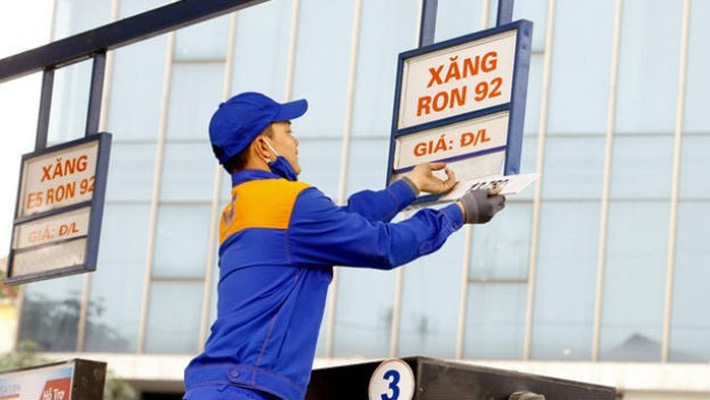 Quỹ B&igrave;nh ổn xăng dầu tại Petrolimex &acirc;m hơn 300 tỷ đồng