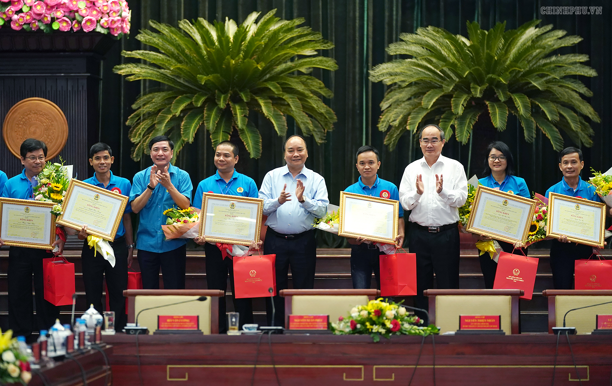 Thủ tướng: C&ocirc;ng nh&acirc;n kỹ thuật cao l&agrave; t&agrave;i sản, vốn qu&yacute; quốc gia