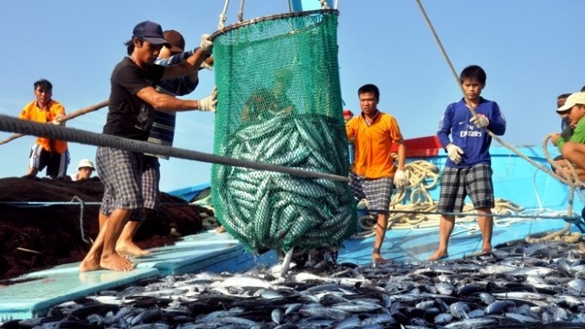 Nỗ lực gỡ 'thẻ v&agrave;ng' thủy sản