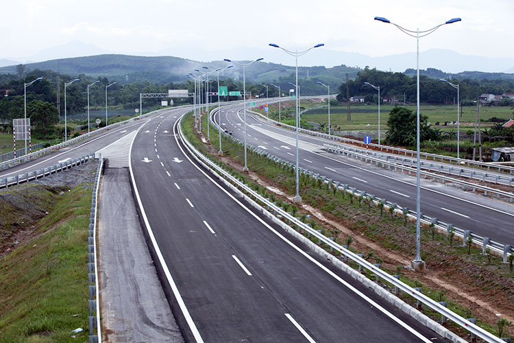 Đấu thầu dự &aacute;n cao tốc Bắc - Nam: Nh&agrave; thầu trong nước sẽ được tạo điều kiện tham gia
