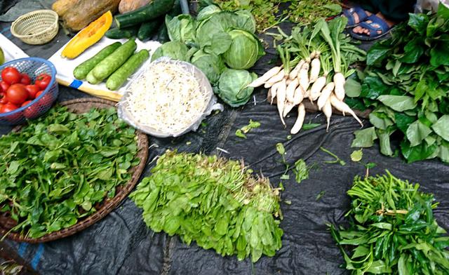 Gi&aacute; rau xanh tăng 'ch&oacute;ng mặt' sau b&atilde;o 