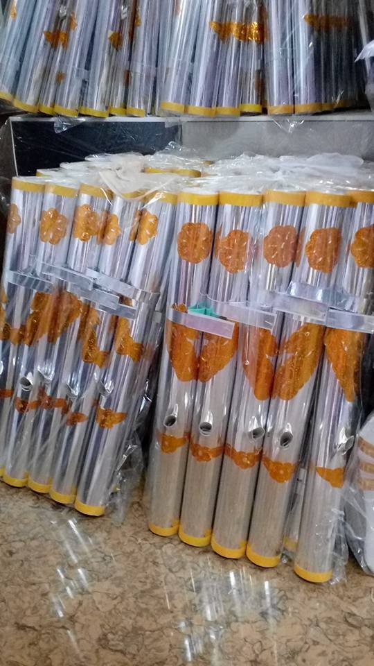C&uacute;ng c&ocirc; hồn bằng si&ecirc;u xe gi&aacute;t v&agrave;ng, thời trang h&agrave;ng hiệu với quan niệm 'trần sao &acirc;m vậy'
