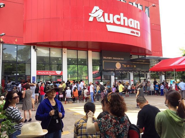 H&eacute; lộ 'tay to' mua lại chuỗi 18 si&ecirc;u thị Auchan, sớm xo&aacute; sổ thương hiệu