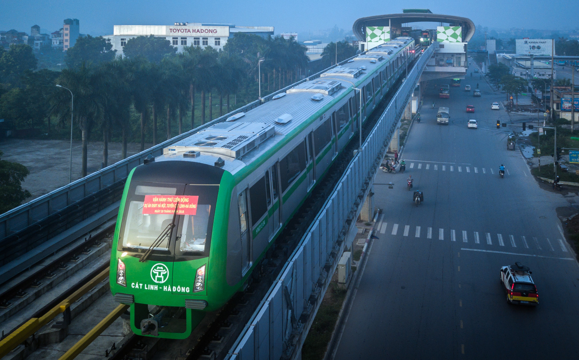 Ai chịu tr&aacute;ch nhiệm khi đường sắt C&aacute;t Linh-H&agrave; Đ&ocirc;ng chậm tiến độ?