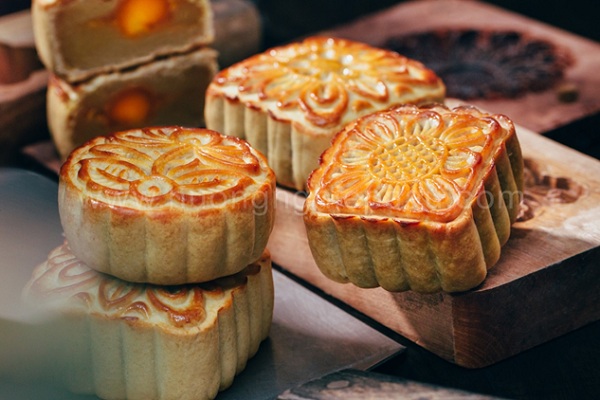 B&aacute;nh Trung thu handmade h&uacute;t kh&aacute;ch