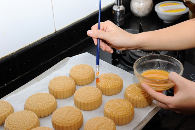 B&aacute;nh Trung thu handmade h&uacute;t kh&aacute;ch