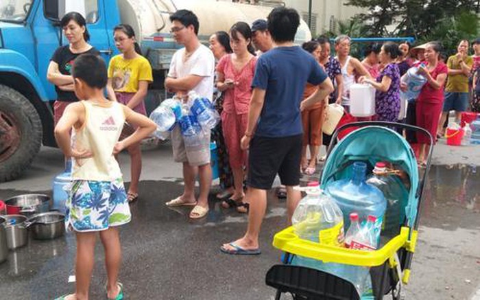 Đang trong sự cố nước bẩn, Nước sạch S&ocirc;ng Đ&agrave; vẫn b&aacute;o l&atilde;i 'khủng'