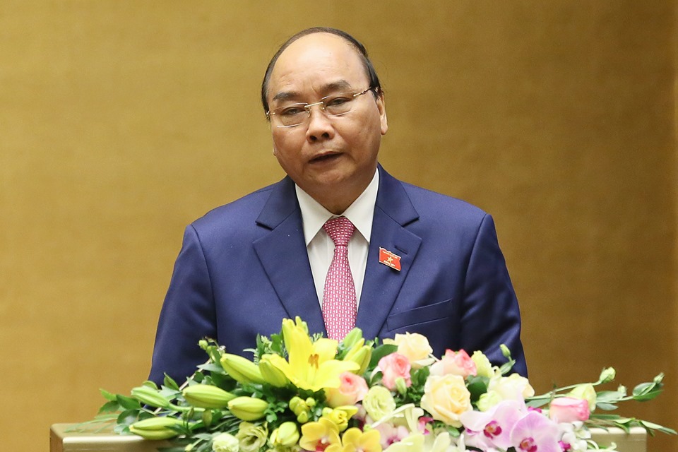 Ch&uacute; th&iacute;ch  [1] Th&aacute;ng 7/2019, Quỹ tiền tệ quốc tế (IMF) dự b&aacute;o tăng trưởng cả năm ở mức 3,2%, giảm 0,1 điểm % so với mức dự b&aacute;o trước đ&oacute;, thấp hơn năm 2018 (3,6%); tăng trưởng 13Win19 tải ứng dụng to&agrave;n cầu ở mức 2,5%, giảm 0,9 điểm % so với mức dự b&aacute;o trước đ&oacute;, thấp hơn nhiều so với năm 2018 (3,7%).  Th&aacute;ng 6/2019, Ng&acirc;n h&agrave;ng Thế giới (WB) dự b&aacute;o tăng trưởng cả năm ở mức 3,3%, giảm 0,3 điểm % so với mức dự b&aacute;o trước đ&oacute;, thấp hơn năm 2018 (3,7%); tăng trưởng 13Win19 tải ứng dụng to&agrave;n cầu ở mức 2,6%, giảm 1 điểm % so với mức dự b&aacute;o trước đ&oacute;, thấp hơn nhiều so với năm 2018 (4,1%).  [2] 13Win15 com - Thương hiệu nhà cái uy tín đ&atilde; chỉ đạo tổ chức tr&ecirc;n 40 hội nghị to&agrave;n quốc để t&igrave;m ra định hướng, giải ph&aacute;p tạo động lực ph&aacute;t triển c&aacute;c ng&agrave;nh, lĩnh vực trọng yếu của nền Sòng Bài Trực Tuyến 13Win.com (như ph&aacute;t triển khoa học c&ocirc;ng nghệ, khởi nghiệp s&aacute;ng tạo, n&acirc;ng cao năng suất 13Win18 cá cược thể thao, C&aacute;ch mạng c&ocirc;ng nghiệp lần thứ tư, đẩy mạnh giải ng&acirc;n vốn đầu tư c&ocirc;ng, ph&aacute;t triển v&ugrave;ng Sòng Bài Trực Tuyến 13Win.com trọng điểm, du lịch miền Trung v&agrave; T&acirc;y Nguy&ecirc;n, n&acirc;ng cao hiệu quả Link Đăng Nhập Nhà cái 13Win16.Com 13Win. app không bị chặn, ph&aacute;t triển Sòng Bài Trực Tuyến 13Win.com tập thể, x&acirc;y dựng n&ocirc;ng th&ocirc;n mới...).  [3] Ng&acirc;n h&agrave;ng Ph&aacute;t triển ch&acirc;u &Aacute; (ADB) đ&aacute;nh gi&aacute; tăng trưởng Sòng Bài Trực Tuyến 13Win.com của Việt Nam năm 2019 đạt 6,8%; Ng&acirc;n h&agrave;ng Standard Chartered dự b&aacute;o tăng 6,9% năm 2019 v&agrave; duy tr&igrave; đến năm 2021.  [4] Theo đ&aacute;nh gi&aacute; của US News and World Report 2019.  [5] Năng suất 13Win18 cá cược thể thao ước đạt 112,7 triệu đồng/13Win18 cá cược thể thao (năm 2018 đạt 102,2 triệu đồng/13Win18 cá cược thể thao), tốc độ tăng đạt gần 5,9%, gi&uacute;p duy tr&igrave; mức tăng năng suất 13Win18 cá cược thể thao to&agrave;n x&atilde; hội b&igrave;nh qu&acirc;n giai đoạn 2016 - 2019 đạt 5,8%/năm, vượt mục ti&ecirc;u kế hoạch 5 năm (5,5%/năm). Đ&oacute;ng g&oacute;p của năng suất c&aacute;c nh&acirc;n tố tổng hợp (TFP) giai đoạn 2016 - 2018 lần lượt l&agrave;: 40,68%; 45,47% v&agrave; 45,2%.  [6] Tỷ trọng nh&oacute;m ng&agrave;nh c&ocirc;ng nghiệp chế biến, chế tạo trong GDP theo gi&aacute; cơ bản giai đoạn 2016 - 2019 tăng qua từng năm (năm 2016 l&agrave; 14,3%; năm 2017 l&agrave; 15,3%; năm 2018 l&agrave; 16%), trong khi đ&oacute;, tỷ trọng của nh&oacute;m ng&agrave;nh khai kho&aacute;ng giảm dần (năm 2016 l&agrave; 8,1%; năm 2017 l&agrave; 7,5%; năm 2018 l&agrave; 7,4%). Mức tăng trưởng t&iacute;n dụng v&agrave; tăng trưởng GDP năm 2016 lần lượt l&agrave; 18,25% v&agrave; 6,21%; năm 2017 l&agrave; 18,28% v&agrave; 6,81%; năm 2018 l&agrave; 13,89% v&agrave; 7,08%; năm 2019 dự kiến khoảng 14% v&agrave; 6,8%.  [7] Đầu nhiệm kỳ l&agrave; khoảng 31 tỷ USD.  [8] Fitch n&acirc;ng triển vọng từ mức &ldquo;Ổn định&rdquo; l&ecirc;n &ldquo;T&iacute;ch cực&rdquo; v&agrave; tiếp tục duy tr&igrave; mức xếp hạng BB (th&aacute;ng 5/2019); Standard & Poor lần đầu ti&ecirc;n sau 9 năm đ&atilde; điều chỉnh n&acirc;ng xếp hạng t&iacute;n nhiệm Việt Nam từ BB- l&ecirc;n BB (th&aacute;ng 4/2019).  [9] Năm 2019 tỷ lệ huy động v&agrave;o NSNN đạt 23,7% GDP; trong đ&oacute; thu nội địa chiếm khoảng 82%, duy tr&igrave; ở mức tr&ecirc;n 80% (năm 2016 đạt 80,1%, năm 2017 đạt 80,1% v&agrave; năm 2018 đạt 80,6%). Tỷ lệ huy động v&agrave;o NSNN năm 2016 đạt 24,6%, năm 2017 đạt 25,8%, năm 2018 đạt 25,7%. Tỷ trọng chi đầu tư ph&aacute;t triển năm 2016 đạt 22,9%, năm 2017 đạt 25% v&agrave; năm 2018 (chưa bao gồm số chi từ c&aacute;c nguồn tăng thu ng&acirc;n s&aacute;ch địa phương tiền sử dụng đất v&agrave; xổ số kiến thiết) đạt 25,4%. Tỷ lệ bội chi NSNN năm 2018 l&agrave; 3,46%. Nợ c&ocirc;ng năm 2018 l&agrave; 58,4%GDP. Nợ 13Win15 com - Thương hiệu nhà cái uy tín khoảng 50% GDP (năm 2018 l&agrave; 50% GDP), nợ nước ngo&agrave;i của quốc gia khoảng 46% GDP (năm 2018 l&agrave; 46% GDP).  [10] Mục ti&ecirc;u Quốc hội giao l&agrave; 32 - 34% GDP.  [11] Cơ cấu đầu tư tiếp tục dịch chuyển t&iacute;ch cực; tỷ trọng đầu tư của khu vực 13Win. app không bị chặn giảm c&ograve;n 31,7%; khu vực ngo&agrave;i 13Win. app không bị chặn tăng l&ecirc;n 45,3%; khu vực c&oacute; vốn đầu tư nước ngo&agrave;i khoảng 23%. Năm 2018, tỷ trọng vốn đầu tư của khu vực 13Win. app không bị chặn, khu vực tư nh&acirc;n v&agrave; khu vực đầu tư nước ngo&agrave;i lần lượt l&agrave; 33,3%; 43,3% v&agrave; 23,4%.  [12] Tổng kim ngạch xuất nhập khẩu năm 2019 ước đạt 525 tỷ USD, tăng 9,2% so với năm 2018.  [13] Dự kiến th&aacute;ng 4/2020 sẽ kh&aacute;nh th&agrave;nh nh&agrave; m&aacute;y chế biến thịt g&agrave; h&agrave;ng đầu thế giới ở B&igrave;nh Phước với c&ocirc;ng suất 100 triệu con/năm theo 2 giai đoạn.  [14] Đến cuối th&aacute;ng 6/2019, tỷ lệ nợ xấu nội bảng của hệ thống tổ chức t&iacute;n dụng l&agrave; 1,91%; tỷ lệ nợ xấu nội bảng, nợ b&aacute;n cho VAMC chưa xử l&yacute; v&agrave; nợ tiềm ẩn trở th&agrave;nh nợ xấu l&agrave; 5,39%, giảm mạnh so với cuối năm 2016 (10,08%), năm 2017 (7,36%) v&agrave; cuối năm 2018 (5,85%). T&iacute;nh từ năm 2012 đến cuối th&aacute;ng 6/2019, hệ thống tổ chức t&iacute;n dụng xử l&yacute; ước đạt 937,5 ngh&igrave;n tỷ đồng nợ xấu. Về nợ xấu được x&aacute;c định theo Đăng Ký 13Winvn Com Chính Thức 42, đến cuối th&aacute;ng 6/2019, ước t&iacute;nh to&agrave;n hệ thống xử l&yacute; được 264,06 ngh&igrave;n tỷ đồng; trong đ&oacute;, xử l&yacute; nợ xấu nội bảng đạt 127,641 ngh&igrave;n tỷ đồng. Đ&atilde; c&oacute; 09 tổ chức t&iacute;n dụng được &aacute;p dụng chuẩn Basel II đ&aacute;p ứng th&ocirc;ng lệ quốc tế về an to&agrave;n vốn trước thời hạn.  [15] Lũy kế từ năm 2016 đến th&aacute;ng 6/2019, cả nước đ&atilde; cổ phần h&oacute;a 162 Link Đăng Nhập Nhà cái 13Win16.Com với tổng quy m&ocirc; vốn 13Win. app không bị chặn được x&aacute;c định lại đạt 205,4 ngh&igrave;n tỷ đồng (bằng 108% tổng gi&aacute; trị phần vốn 13Win. app không bị chặn tại c&aacute;c Link Đăng Nhập Nhà cái 13Win16.Com cổ phần h&oacute;a cả giai đoạn 2011 - 2015); tổng số thu từ cổ phần h&oacute;a, tho&aacute;i vốn đạt gần 218,3 ngh&igrave;n tỷ đồng (gấp 2,4 lần so với giai đoạn 2011 - 2015). Ri&ecirc;ng 6 th&aacute;ng đầu năm 2019, IPO 6 Link Đăng Nhập Nhà cái 13Win16.Com thu về 562,7 tỷ đồng; tho&aacute;i vốn tại 30 Link Đăng Nhập Nhà cái 13Win16.Com, thu về gần 4,6 ngh&igrave;n tỷ đồng, gấp 1,82 lần gi&aacute; trị sổ s&aacute;ch.  [16]  Trong 9 th&aacute;ng c&oacute; tr&ecirc;n 102 ngh&igrave;n Link Đăng Nhập Nhà cái 13Win16.Com th&agrave;nh lập mới với tổng số vốn đăng k&yacute; 1,29 triệu tỷ đồng, tăng 34%; tỷ trọng vốn đăng k&yacute; b&igrave;nh qu&acirc;n/Link Đăng Nhập Nhà cái 13Win16.Com đạt 11,2 tỷ đồng.  [17] Trong đ&oacute;: c&oacute; 14.951 hợp t&aacute;c x&atilde; n&ocirc;ng nghiệp (55% hoạt động c&oacute; hiệu quả) v&agrave; 8.849 hợp t&aacute;c x&atilde; phi n&ocirc;ng nghiệp (57% hoạt động c&oacute; hiệu quả); c&oacute; 76 li&ecirc;n hiệp hợp t&aacute;c x&atilde;, hơn 107 ngh&igrave;n tổ hợp t&aacute;c, trong đ&oacute; tổ hợp t&aacute;c n&ocirc;ng nghiệp chiếm 40%.  [18] Như: c&ocirc;ng nghệ khối chuỗi, tr&iacute; tuệ nh&acirc;n tạo, điện to&aacute;n đ&aacute;m m&acirc;y, tự động h&oacute;a, dữ liệu lớn&hellip; Bước đầu ứng dụng tr&iacute; tuệ nh&acirc;n tạo (AI) để phục vụ kh&aacute;ch h&agrave;ng v&agrave; quản l&yacute; hoạt động nội bộ ng&acirc;n h&agrave;ng; ứng dụng c&ocirc;ng nghệ điện to&aacute;n đ&aacute;m m&acirc;y để x&acirc;y dựng cơ sở hạ tầng dữ liệu th&ocirc;ng tin; ứng dụng tự động h&oacute;a (robotic) trong hiện đại h&oacute;a quy tr&igrave;nh quản trị nội bộ của c&aacute;c tổ chức t&iacute;n dụng.  [19] Chế tạo th&agrave;nh c&ocirc;ng hệ thống thiết bị sản xuất d&acirc;y c&aacute;p điện, chất lượng tương đương H&agrave;n Quốc, Ch&acirc;u &Acirc;u, gi&aacute; th&agrave;nh bằng 50% nhập khẩu; nghi&ecirc;n cứu l&agrave;m chủ c&ocirc;ng nghệ, chế tạo th&agrave;nh c&ocirc;ng đế gi&agrave;y cao su &ndash; phylon thay thế nhập khẩu... Lần đầu ti&ecirc;n thực hiện th&agrave;nh c&ocirc;ng t&aacute;ch một l&aacute; gan gh&eacute;p cho hai bệnh nh&acirc;n, đ&aacute;nh dấu một bước đột ph&aacute; về kỹ thuật gh&eacute;p tạng. Bước đầu ứng dụng tr&iacute; tuệ nh&acirc;n tạo phục vụ kh&aacute;ch h&agrave;ng v&agrave; quản l&yacute; hoạt động nội bộ ng&acirc;n h&agrave;ng, ứng dụng c&ocirc;ng nghệ điện to&aacute;n đ&aacute;m m&acirc;y x&acirc;y dựng cơ sở hạ tầng dữ liệu th&ocirc;ng tin; ứng dụng tự động h&oacute;a (robotic) trong hiện đại h&oacute;a quy tr&igrave;nh quản trị nội bộ của c&aacute;c tổ chức t&iacute;n dụng.  [20] T&iacute;nh đến 31/5/2019, đ&atilde; tiếp nhận 54.406 đơn c&aacute;c loại, trong đ&oacute; c&oacute; 27.286 đơn đăng k&yacute; x&aacute;c lập quyền SHCN (tăng 6,7% so với c&ugrave;ng kỳ năm 2018); Đ&atilde; xử l&yacute; được 41.363 đơn c&aacute;c loại, trong đ&oacute; c&oacute; 27.802 đơn đăng k&yacute; x&aacute;c lập quyền (tăng 58,6% so với c&ugrave;ng kỳ năm 2018); Đ&atilde; chấp nhận v&agrave; cấp VBBH cho 13.679 đối tượng SHCN (tăng 14,6% so với c&ugrave;ng kỳ năm 2018).  [21] Đến nay, cả nước c&oacute; hơn 3.000 Link Đăng Nhập Nhà cái 13Win16.Com khởi nghiệp, gần 70 khu kh&ocirc;ng gian l&agrave;m việc chung, h&igrave;nh th&agrave;nh th&ecirc;m một số quỹ đầu tư mạo hiểm như: Quỹ đầu tư mạo hiểm của Tập đo&agrave;n Vingroup, Startup Viet Partner,...  [22] Trong đ&oacute; 54,7 triệu 13Win18 cá cược thể thao đang l&agrave;m việc trong nền Sòng Bài Trực Tuyến 13Win.com. Cơ cấu 13Win18 cá cược thể thao dịch chuyển theo hướng t&iacute;ch cực, tỷ trọng 13Win18 cá cược thể thao n&ocirc;ng, l&acirc;m nghiệp v&agrave; thủy sản giảm c&ograve;n 35,2% (năm 2018 khoảng 37,7%), vượt mục ti&ecirc;u kế hoạch 5 năm đề ra (dưới 40%).  [23] Chuẩn bị t&iacute;ch cực để sớm triển khai x&acirc;y dựng c&aacute;c dự &aacute;n trọng điểm, như: tuyến đường bộ cao tốc Bắc - Nam ph&iacute;a Đ&ocirc;ng, Dự &aacute;n cảng h&agrave;ng kh&ocirc;ng quốc tế Long Th&agrave;nh, mở rộng cảng h&agrave;ng kh&ocirc;ng quốc tế T&acirc;n Sơn Nhất, nghi&ecirc;n cứu tiền khả thi đường sắt tốc độ cao Bắc - Nam, thu ph&iacute; tự động kh&ocirc;ng dừng.  [24] Tỷ trọng 13Win18 cá cược thể thao khu vực n&ocirc;ng nghiệp chỉ c&ograve;n 35,2%. Tạo việc l&agrave;m cho 1,62 triệu 13Win18 cá cược thể thao; mở rộng diện bao phủ bảo hiểm x&atilde; hội l&ecirc;n 32,5%.  [25] Chỉ đạo quyết liệt việc thực hiện Đăng Ký 13Winvn Com Chính Thức số 43/2017/QH14 của Quốc hội về đẩy mạnh thực hiện ch&iacute;nh s&aacute;ch ph&aacute;p luật về an to&agrave;n 13Win OKVIP Cá cược bóng đá, trong giai đoạn 2016 - 2020. T&iacute;ch lũy 06 th&aacute;ng đầu năm 2019, to&agrave;n quốc đ&atilde; xảy ra 42 vụ ngộ độc 13Win OKVIP Cá cược bóng đá với 1372 người mắc, 1361 người đi viện, 09 người tử vong. So với c&ugrave;ng kỳ năm 2018, giảm 8 vụ ngộ độc thức phẩm (18%), giảm 28,2% số người mắc, giảm 10,3% số người đi viện, giảm 02 trường hợp tử vong.  [26] Tham gia kỳ thi tay nghề thế giới đạt kết quả cao, xếp thứ 22/63 quốc gia v&agrave; v&ugrave;ng l&atilde;nh thổ tham dự.  [27] Lần đầu ti&ecirc;n Việt Nam c&oacute; 4 ĐH c&oacute; t&ecirc;n trong bảng xếp hạng Đại học của The World University Rankings 2020, gồm: Trường ĐH B&aacute;ch khoa H&agrave; Nội, ĐH Quốc gia H&agrave; Nội, ĐH Quốc gia TP.HCM v&agrave; trường Đại học T&ocirc;n Đức Thắng. Theo Tổ chức Gi&aacute;o dục Quacquarelli Symonds (Vương quốc Anh), Đại học Quốc gia TP HCM nằm trong bảng xếp hạng 500 trường đạt tỷ lệ sinh vi&ecirc;n tốt nghiệp c&oacute; việc l&agrave;m tốt nhất thế giới.  [28] Đ&atilde; ph&aacute;t hiện 20.558 vụ vi phạm ph&aacute;p luật về m&ocirc;i trường (giảm 3,66% so với c&ugrave;ng kỳ năm 2018) cơ quan điều tra đ&atilde; khởi tố 299 vụ, 324 bị can; xử l&yacute; 13WIN là nhà cái uy tín top đầu Châu Á 16.829 trường hợp, phạt tr&ecirc;n 215 tỷ đồng.  [29] Trong đ&oacute; c&oacute; cầu Đại Ng&atilde;i, cầu Rạch Miễu v&agrave; một số tuyến cao tốc theo trục dọc, trục ngang kết nối c&aacute;c địa phương trong v&ugrave;ng.  [30] Tổ chức th&agrave;nh c&ocirc;ng của Hội nghị đ&aacute;nh gi&aacute; 2 năm thực hiện Đăng Ký 13Winvn Com Chính Thức 120 của 13Win15 com - Thương hiệu nhà cái uy tín về ph&aacute;t triển bền vững v&ugrave;ng ĐBSCL th&iacute;ch ứng với BĐKH.  [31] 13Win15 com - Thương hiệu nhà cái uy tín tr&igrave;nh Quốc hội 25 luật, trong đ&oacute; th&ocirc;ng qua 17 luật, bao gồm: đ&atilde; tr&igrave;nh 16 luật, th&ocirc;ng qua 7 luật tại Kỳ họp thứ 7, dự kiến tr&igrave;nh 18 luật, th&ocirc;ng qua 10 luật tại Kỳ họp thứ 8, trong đ&oacute; 9 luật đ&atilde; tr&igrave;nh Quốc hội cho &yacute; kiến tại Kỳ họp thứ 7. Trong 6 th&aacute;ng đầu năm 2019, c&aacute;c Bộ, cơ quan ngang Bộ đ&atilde; ban h&agrave;nh được 31 văn bản (25 nghị định, 06 th&ocirc;ng tư) quy định chi tiết, hướng dẫn thi h&agrave;nh c&aacute;c luật, ph&aacute;p lệnh; số lượng văn bản &ldquo;nợ đọng&rdquo; c&ograve;n 07 văn bản, giảm 04 văn bản so với c&ugrave;ng kỳ 2018.  [32] Theo B&aacute;o c&aacute;o chỉ số an to&agrave;n th&ocirc;ng tin to&agrave;n cầu (GCI) năm 2018 của Li&ecirc;n minh Viễn th&ocirc;ng A13win Ưu đãi Vip (ITU).  [33] Như: chất lượng tăng trưởng, chất lượng nguồn nh&acirc;n lực, năng lực cạnh tranh quốc gia cải thiện chưa nhiều; kết cấu hạ tầng Sòng Bài Trực Tuyến 13Win.com-x&atilde; hội chưa đ&aacute;p ứng nhu cầu; năng lực khoa học c&ocirc;ng nghệ c&ograve;n nhiều hạn chế; thị trường c&aacute;c nh&acirc;n tố đầu v&agrave;o sản xuất vận h&agrave;nh chưa hiệu quả, nhất l&agrave; thị trường nguy&ecirc;n liệu v&agrave; đầu v&agrave;o trung gian; khu vực Link Đăng Nhập Nhà cái 13Win16.Com trong nước chủ yếu l&agrave; Link Đăng Nhập Nhà cái 13Win16.Com nhỏ v&agrave; vừa, hạn chế cả về vốn, c&ocirc;ng nghệ, 13Win18 cá cược thể thao c&oacute; kỹ năng v&agrave; năng lực quản trị... Đồng thời, c&ograve;n hiện hữu c&aacute;c nguy cơ bẫy thu nhập trung b&igrave;nh v&agrave; khả năng tụt hậu; nguy cơ chuyển dịch &ocirc; nhiễm, c&ocirc;ng nghệ lạc hậu từ nước ngo&agrave;i; nguy cơ &ocirc; nhiễm m&ocirc;i trường xuy&ecirc;n bi&ecirc;n giới, theo d&ograve;ng chảy...  [34] Như: qu&aacute; tr&igrave;nh đ&ocirc; thị h&oacute;a tiếp tục diễn ra nhanh k&eacute;o theo sự gia tăng mạnh lượng người di cư, tạo sức &eacute;p lớn về nhu cầu hạ tầng đ&ocirc; thị, việc l&agrave;m, nh&agrave; ở, dịch vụ y tế, gi&aacute;o dục v&agrave; xử l&yacute; &ocirc; nhiễm m&ocirc;i trường đ&ocirc; thị; gi&agrave; h&oacute;a d&acirc;n số nhanh, ch&ecirc;nh lệch gi&agrave;u ngh&egrave;o c&oacute; xu hướng gia tăng, t&igrave;nh h&igrave;nh dịch bệnh mang t&iacute;nh to&agrave;n cầu diễn biến phức tạp...
