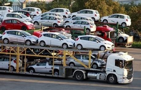 Th&aacute;ng 10, &ocirc; t&ocirc; 9 chỗ nhập khẩu về Việt Nam tăng đột biến