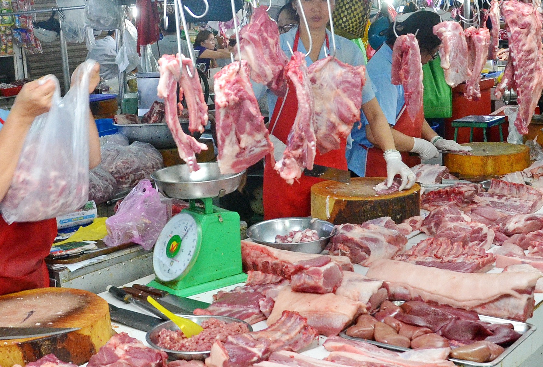 Tết Canh T&yacute;: Gi&aacute; thịt lợn sẽ tăng cao