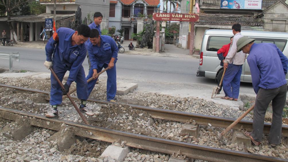 Thủ tướng y&ecirc;u cầu tr&igrave;nh phương &aacute;n kinh ph&iacute; bảo tr&igrave; đường sắt