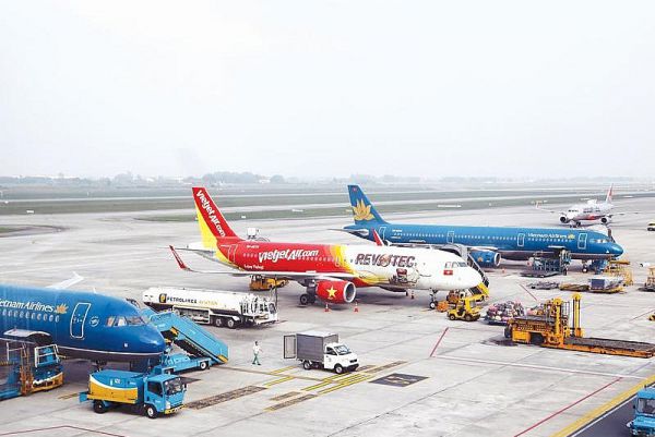 Gi&aacute; v&eacute; m&aacute;y bay cao trở lại