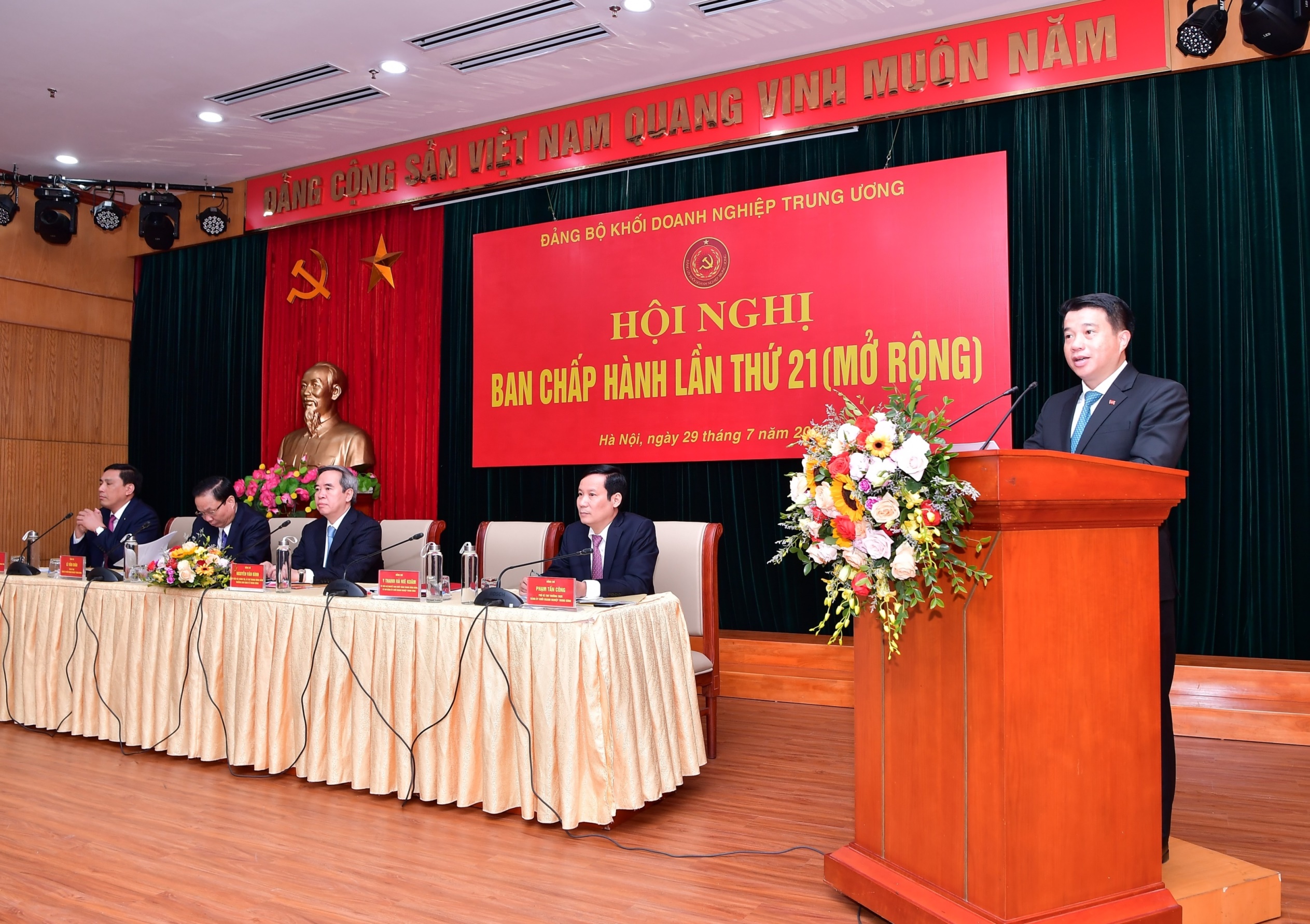 Chủ tịch HĐQT Vietcombank giữ chức  Ủy vi&ecirc;n Ban Thường vụ Đảng ủy Khối DNTW