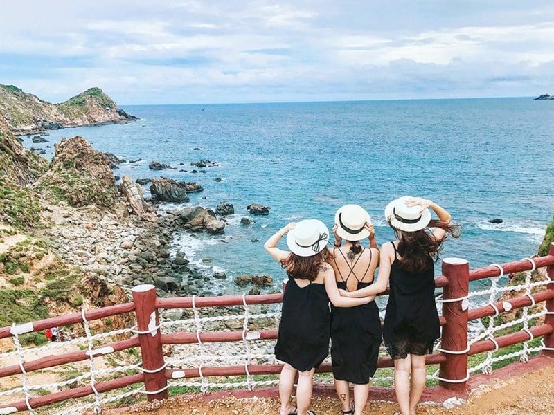 Nhiều địa phương mở cửa đ&oacute;n kh&aacute;ch du lịch trở lại