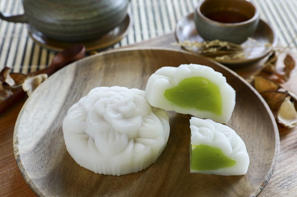 B&aacute;nh Trung thu nh&acirc;n cốm h&uacute;t kh&aacute;ch