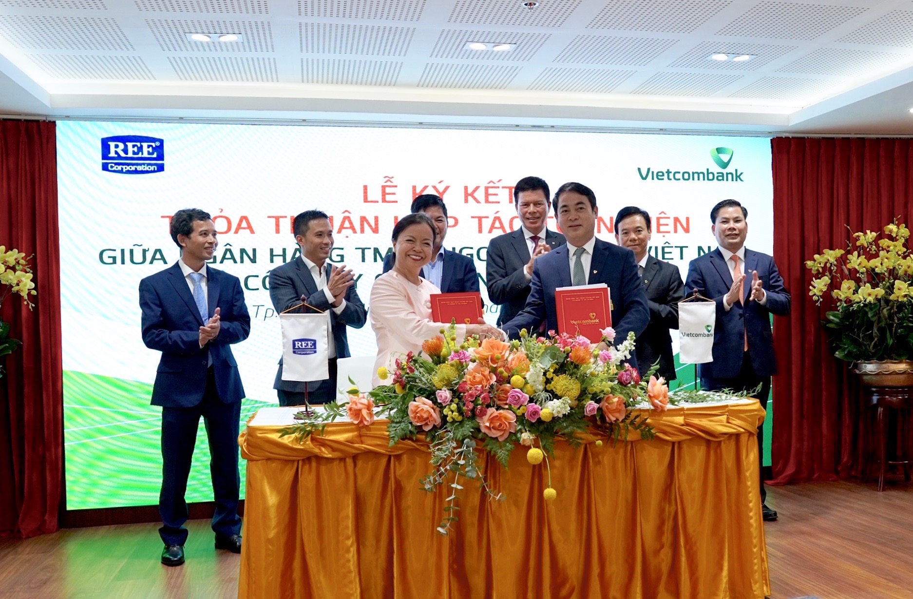 Vietcombank k&yacute; kết Thoả thuận Hợp t&aacute;c to&agrave;n diện v&agrave; Hợp đồng t&iacute;n dụng t&agrave;i trợ Dự &aacute;n nh&agrave; m&aacute;y điện gi&oacute; số 3 (48MW) tại tỉnh Tr&agrave; Vinh với C&ocirc;ng ty Cổ phần Cơ Điện Lạnh (REE Corporation)