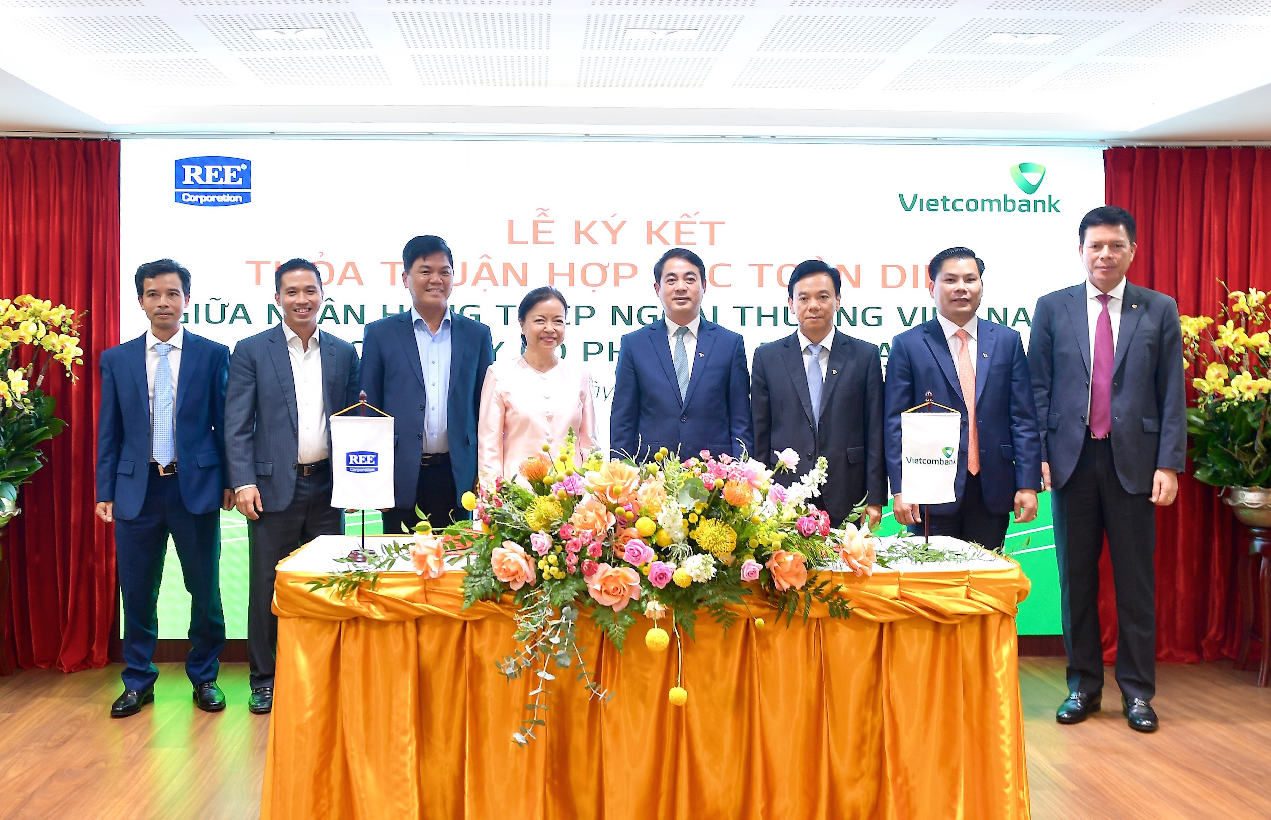 Vietcombank k&yacute; kết Thoả thuận Hợp t&aacute;c to&agrave;n diện v&agrave; Hợp đồng t&iacute;n dụng t&agrave;i trợ Dự &aacute;n nh&agrave; m&aacute;y điện gi&oacute; số 3 (48MW) tại tỉnh Tr&agrave; Vinh với C&ocirc;ng ty Cổ phần Cơ Điện Lạnh (REE Corporation)