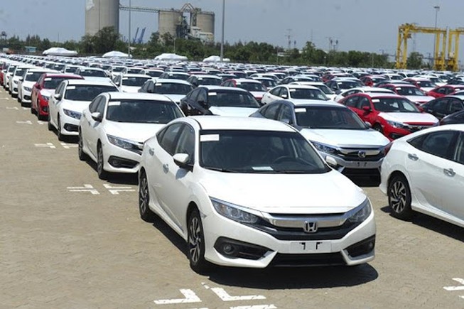 Th&aacute;ng đầu ti&ecirc;n năm 2021, &ocirc; t&ocirc; nhập khẩu giảm 52,7%