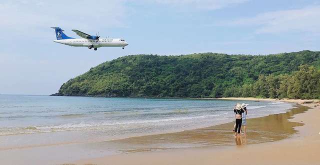 Cục H&agrave;ng kh&ocirc;ng đề nghị ACV lắp đ&egrave;n đ&ecirc;m tại s&acirc;n bay C&ocirc;n Đảo để tăng c&ocirc;ng suất