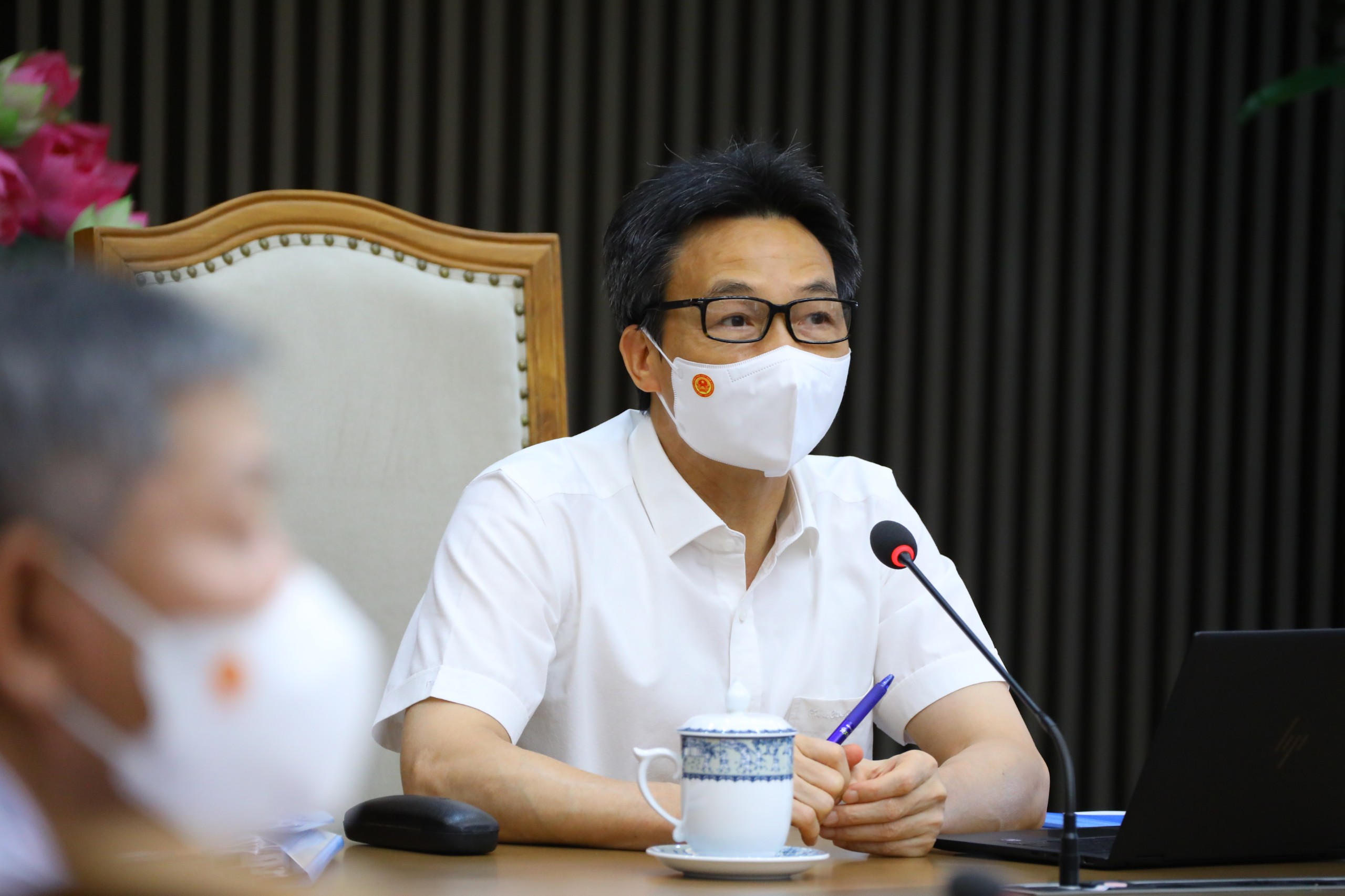 Chuy&ecirc;n gia, nh&agrave; khoa học b&agrave;n biện ph&aacute;p chống dịch COVID-19 trong t&igrave;nh h&igrave;nh mới