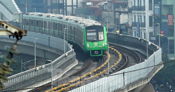 Sau nhiều lần lỡ hẹn, đường sắt C&aacute;t Linh - H&agrave; Đ&ocirc;ng ch&iacute;nh thức được khai th&aacute;c