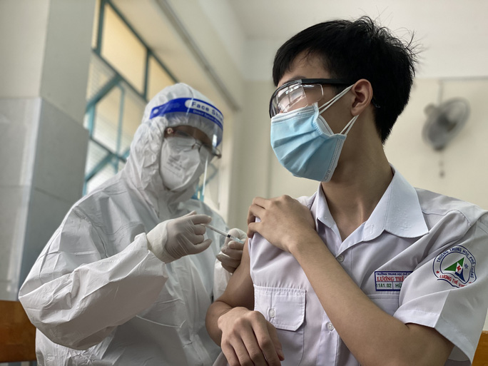 Bộ Y tế hướng dẫn ti&ecirc;m vaccine ph&ograve;ng COVID-19 cho trẻ em