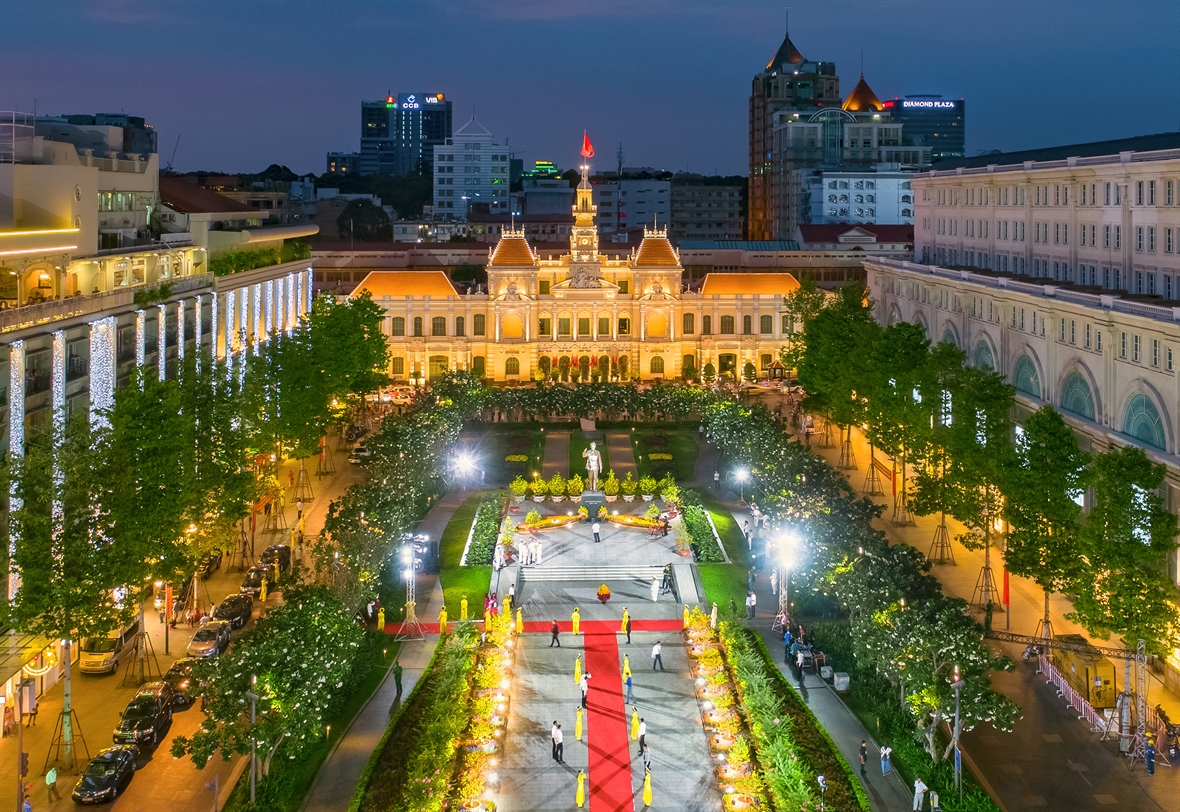 Sau b&atilde;o gi&ocirc;ng, th&agrave;nh phố sẽ hồi sinh, những tiếng rao vẫn m&atilde;i văng vẳng v&agrave; nhịp sống thường ng&agrave;y trở lại.