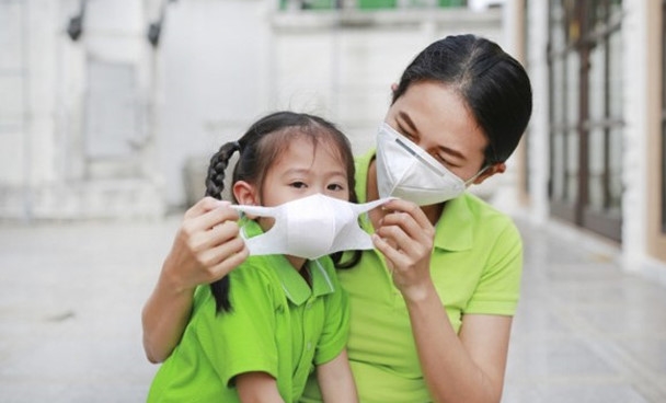 Chuy&ecirc;n gia tư vấn c&aacute;ch điều trị hậu Covid ở trẻ