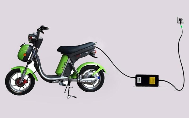 Cảnh b&aacute;o nguy cơ ch&aacute;y nổ từ hệ thống sạc cho xe đạp điện, xe m&aacute;y điện