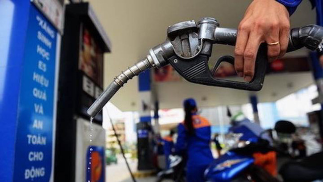 Gi&aacute; xăng c&oacute; thể tiếp tục tăng mạnh?