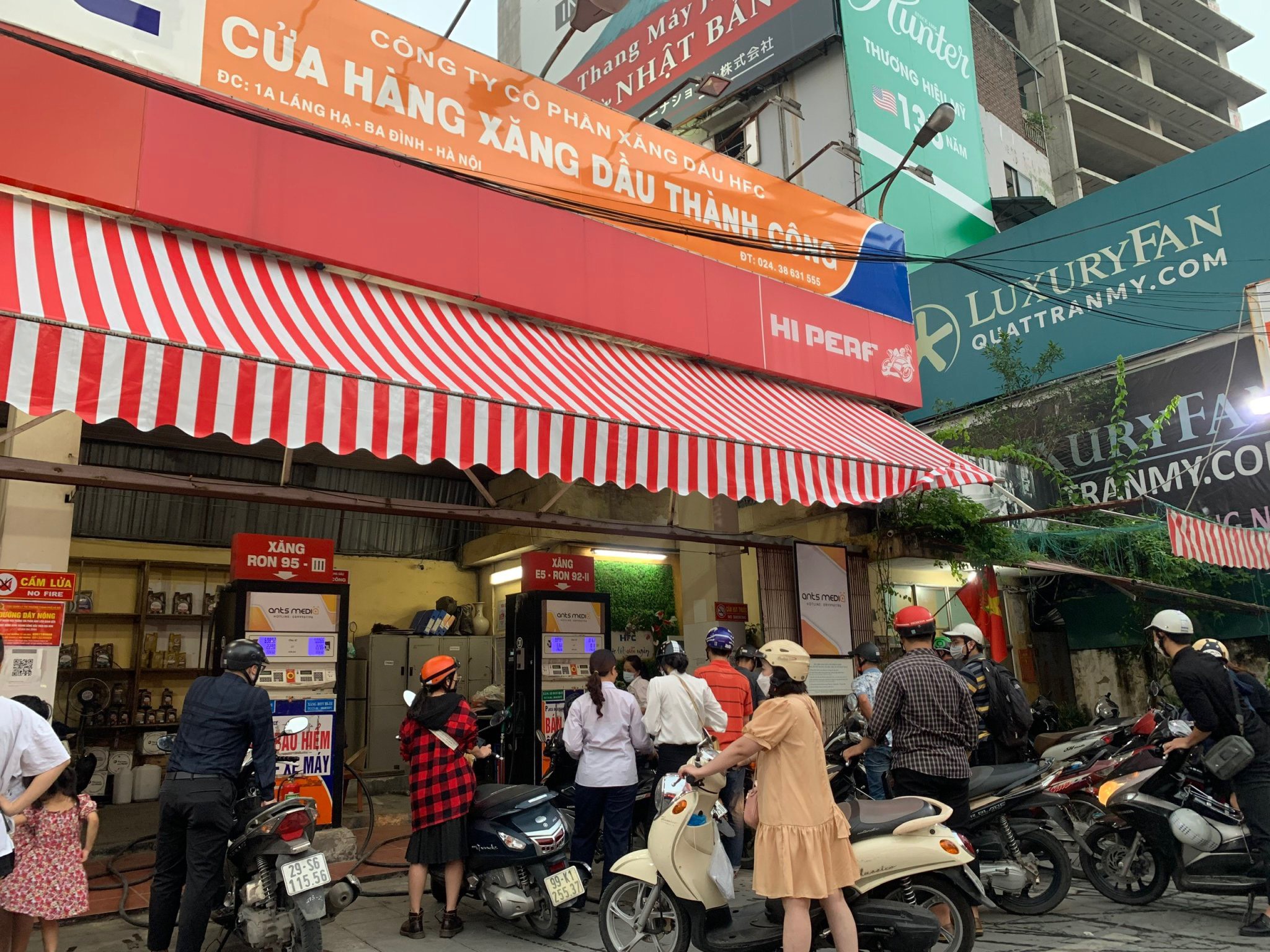 13Win15 com - Thương hiệu nhà cái uy tín y&ecirc;u cầu khẩn trương b&aacute;o c&aacute;o phương &aacute;n giảm thuế xăng dầu, chưa tăng gi&aacute; điện
