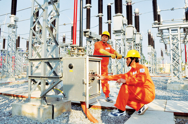 Ph&oacute; thủ tướng y&ecirc;u cầu đủ điện cho sản xuất, kinh doanh