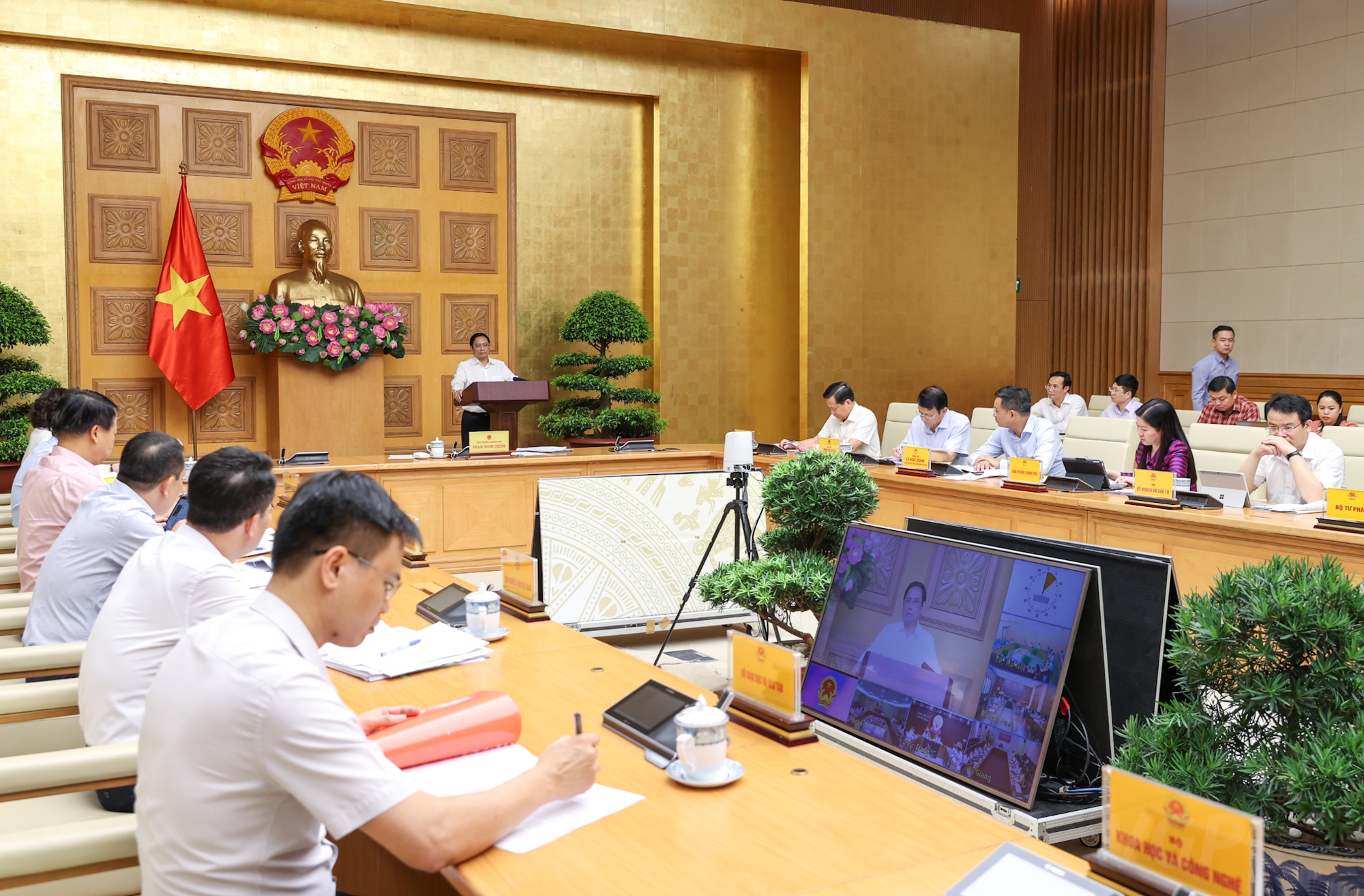 Thủ tướng chủ tr&igrave; phi&ecirc;n họp Ban Chỉ đạo quốc gia về t&agrave;i ch&iacute;nh to&agrave;n diện
