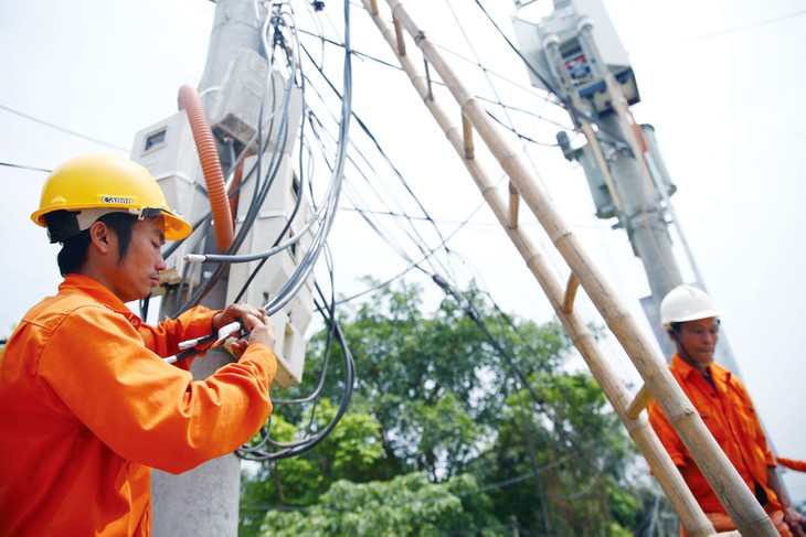 Bộ C&ocirc;ng Thương sẽ xem x&eacute;t thận trọng c&aacute;c phương &aacute;n cải tiến cơ cấu biểu gi&aacute; b&aacute;n lẻ điện