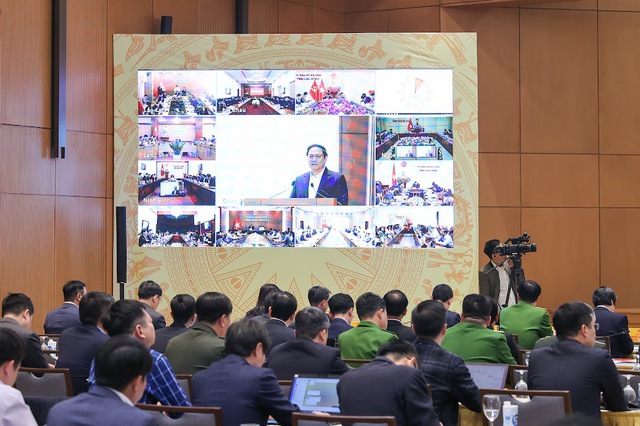 Thủ tướng: Phải x&aacute;c định chuyển đổi số l&agrave; qu&aacute; tr&igrave;nh chuyển đổi cả về tư duy, nhận thức v&agrave; h&agrave;nh động