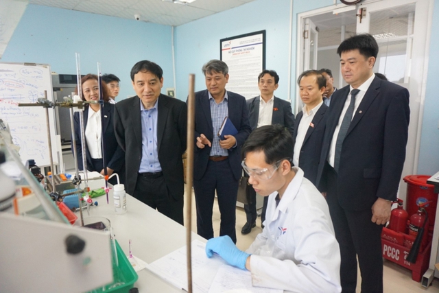 Ch&uacute; trọng chất lượng đ&agrave;o tạo tiến sĩ chuy&ecirc;n ng&agrave;nh khoa học v&agrave; c&ocirc;ng nghệ