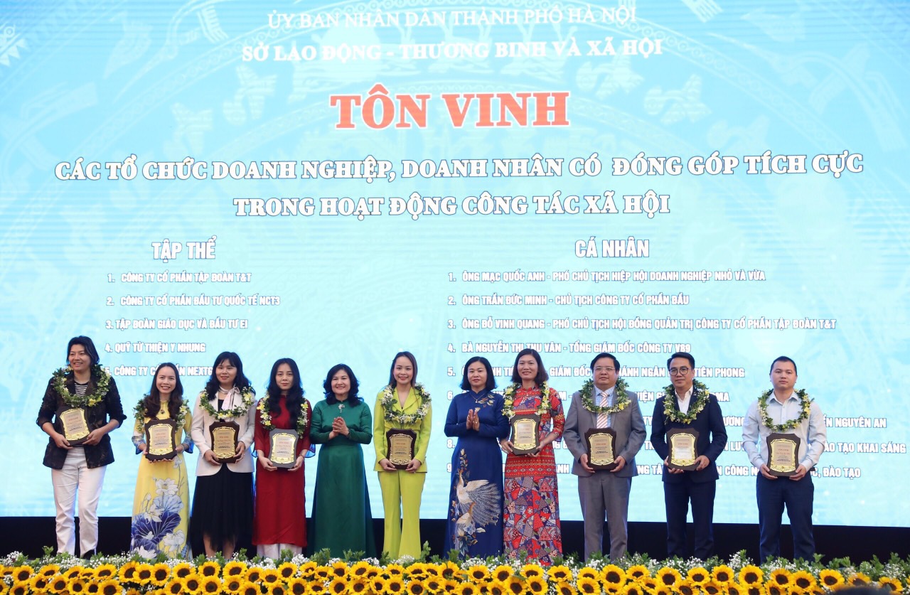 Tập đo&agrave;n T&T Group được vinh danh v&igrave; c&oacute; những đ&oacute;ng g&oacute;p t&iacute;ch cực trong hoạt động c&ocirc;ng t&aacute;c x&atilde; hội.