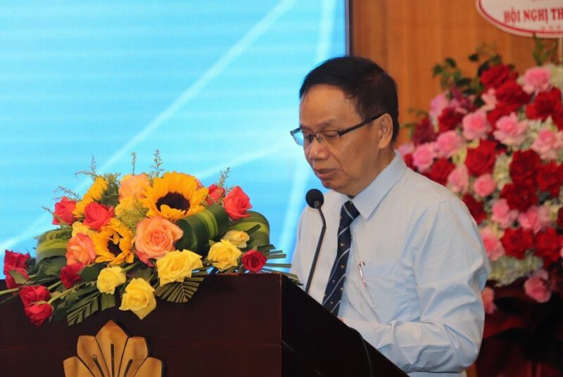 GS.TS Nguyễn Hồng Tiến - Chủ tịch Hội Chiếu s&aacute;ng Việt Nam khai mạc hội nghị.