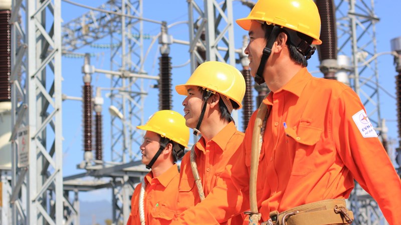 Giải ph&aacute;p nào để bảo đảm điện cho sinh hoạt v&agrave; sản xuất trong thời gian tới?