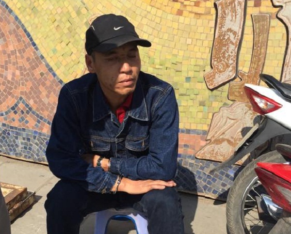 Mang ma t&uacute;y dạo phố ng&agrave;y đầu năm