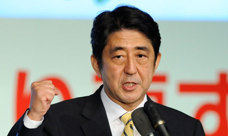 Thủ tướng Nhật Bản Shinzo Abe tiếp tục giảm gi&aacute; đồng y&ecirc;n để ngăn chặn suy tho&aacute;i