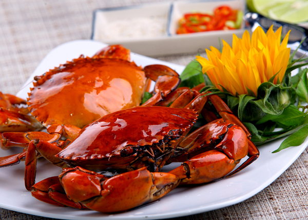 Đ&agrave;n &ocirc;ng yếu sinh l&yacute; do bị hư thận dương n&ecirc;n ki&ecirc;ng ăn cua