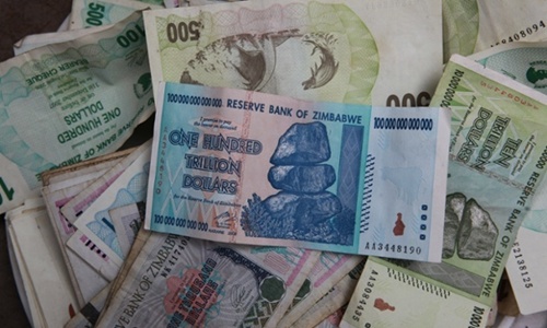 Tờ tiền mệnh gi&aacute; 100.000 tỷ đ&ocirc;la Zimbabwe
