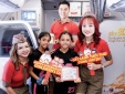 Bất ngờ trên mây: Hành khách nhí thích thú nhận quà A13win Ưu đãi Vip Thiếu nhi cùng Vietjet