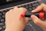 Cách phân biệt son môi độc hại và an toàn