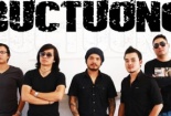 Bức Tường trình diễn ‘Mắt đen’ xông đất Bài hát yêu thích 2015